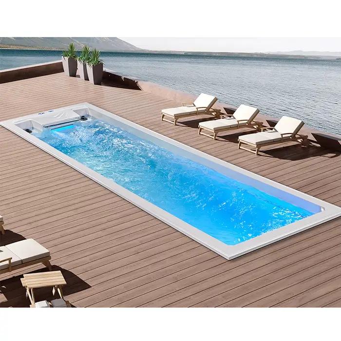 Bain à remous gonflable compact carré pour petite terrasse domestique, hydrothérapie et détente.