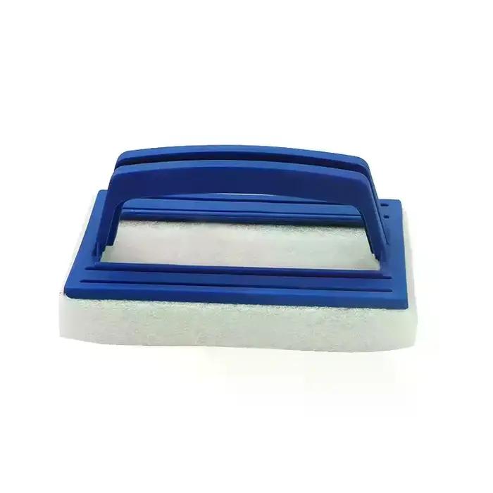 Brosse de nettoyage pour parois de piscine