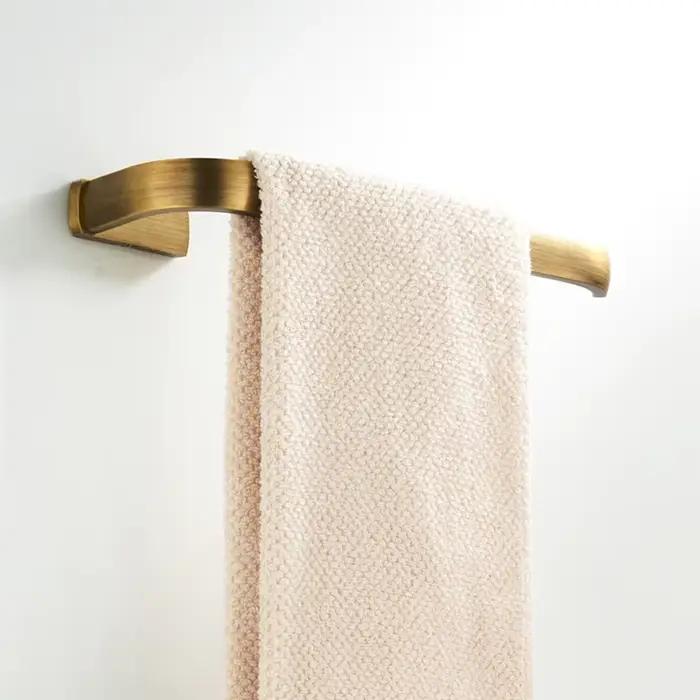 Accessoires de salle de bains en laiton Antique