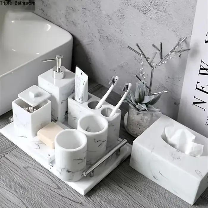 Ensemble d'accessoires d'aspect marbre luxe pour salle de bains hôtel ou maison usage quotidien et décoratif pour anniversaire mariage ou déménagement